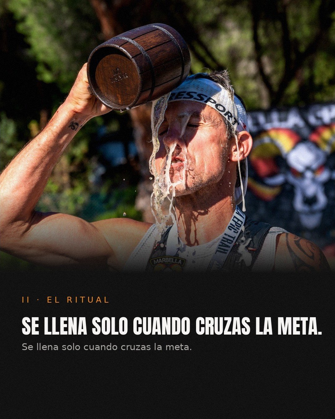 El ritual: la jarra se llena al cruzar la meta