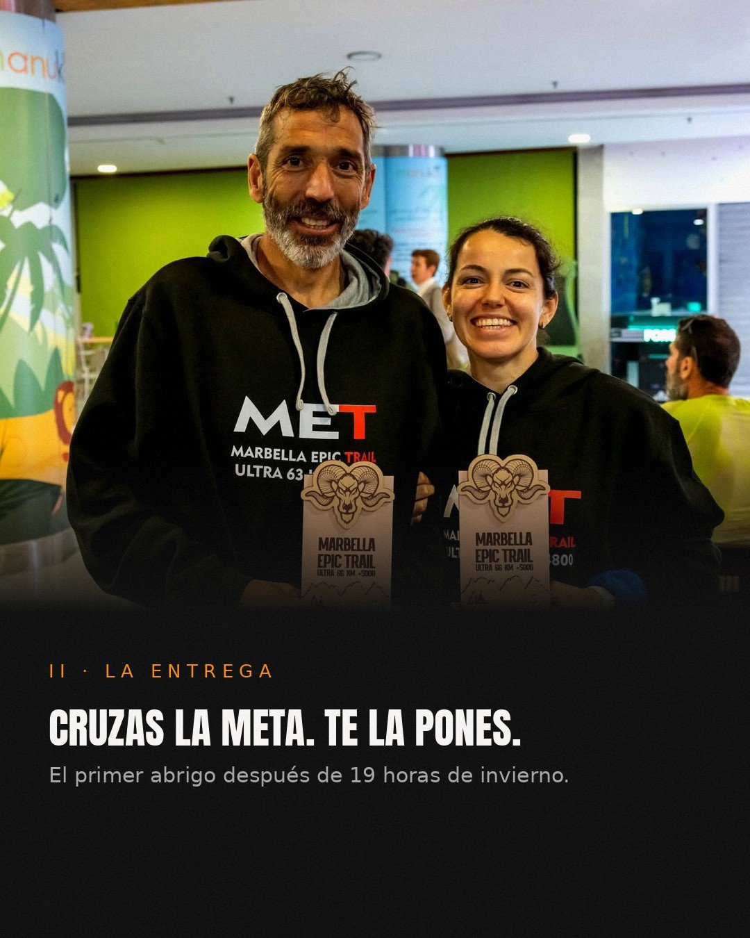 Finishers con la sudadera puesta tras cruzar la meta